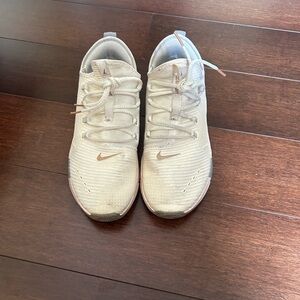 Women’s Nike zooms size 8